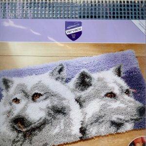 AANBIEDING VERVACO KNOOPPAKKET (SMYRNA) KLEEDJE, 2 WOLVEN