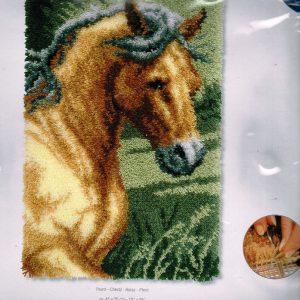 AANBIEDING VERVACO GROOT KNOOPPAKKET (SMYRNA) KLEEDJE , PAARD 907