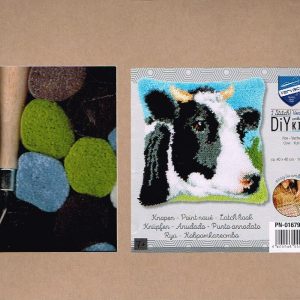 AANBIEDING VERVACO KNOOPPAKKET ( SMYRNA) KUSSEN, KOE ZWART/WIT