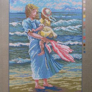 VOORBEDRUKT BORDUURSTRAMIEN, MOEDER met KIND OP HET STRAND