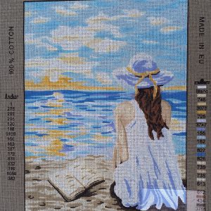 VOORBEDRUKT BORDUURSTRAMIEN, MEISJE LEEST BOEK OP HET STRAND 147