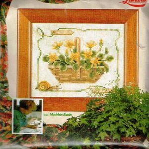 ZELDZAAM MARJOLEIN BASTIN BORDUURPAKKET, MANDJE met GELE BLOEMEN 34364