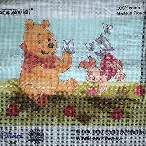 DISNEY VOORBEDRUKT BORDUURSTRAMIEN, WINNIE and FLOWERS