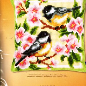 VERVACO BORDUURPAKKET KUSSEN, MEESJES IN BLOESEMS 499
