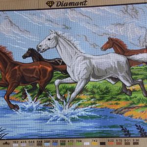 AANBIEDING ZEER GROOT VOORBEDRUKT BORDUURSTRAMIEN, LANDSCHAP met 5 PAARDEN 1255