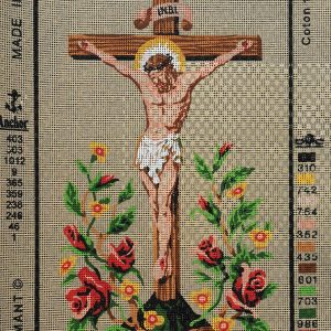 VOORBEDRUKT BORDUURSTRAMIEN , JEZUS AAN HET KRUIS