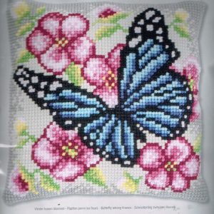 VERVACO BORDUURPAKKET KUSSEN, VLINDER TUSSEN BLOEMEN 095